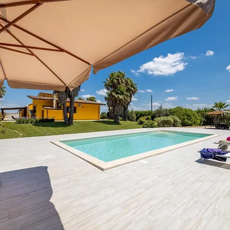 Esmeralda Villa *