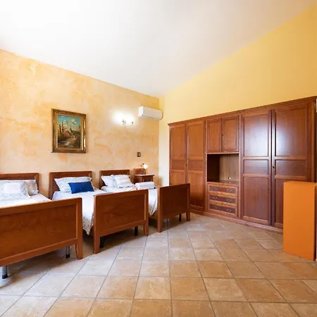 Esmeralda Villa