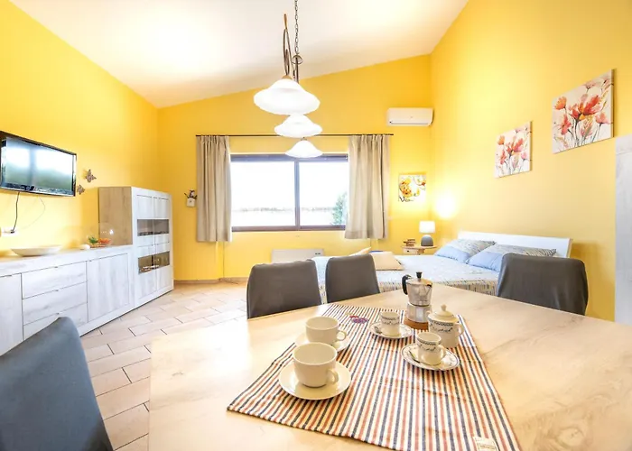 Esmeralda فيلة *